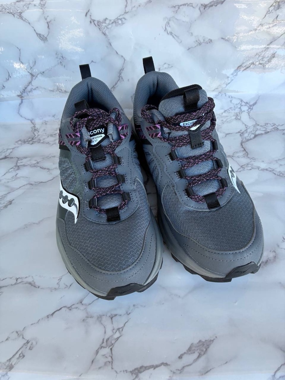 Women’s Saucony Excursion TR17 Trail Rinning Shoe US Size 10W